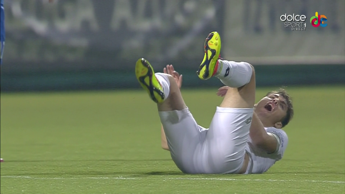 FOTO Sperietură în tabăra Concordiei în timpul meciului cu Pandurii » Un jucător nu s-a mai putut ridica de pe gazon