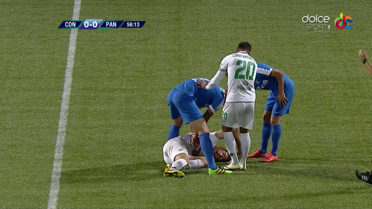 FOTO Sperietură în tabăra Concordiei în timpul meciului cu Pandurii » Un jucător nu s-a mai putut ridica de pe gazon