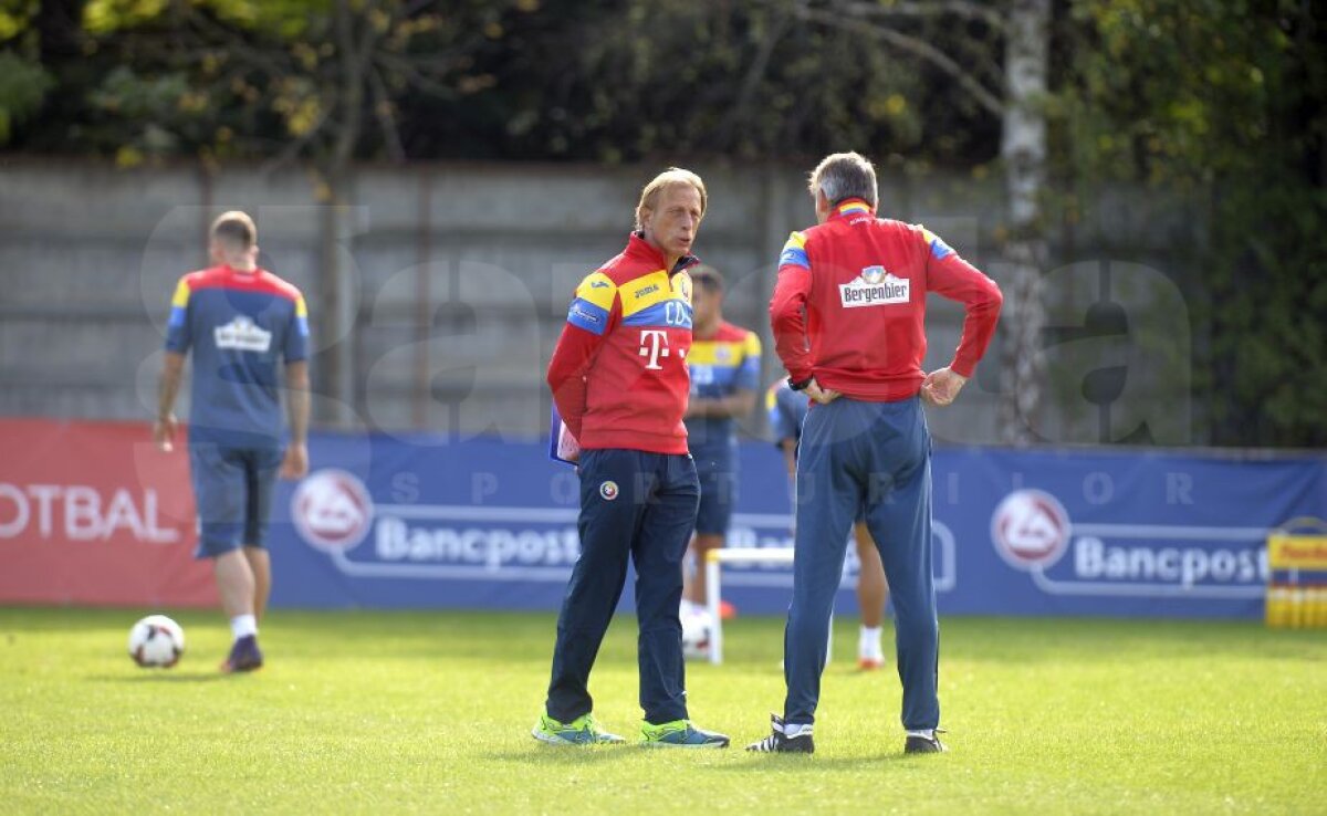 GALERIE FOTO Moment inedit la națională » Cum a decis Daum să înceapă antrenamentul de azi