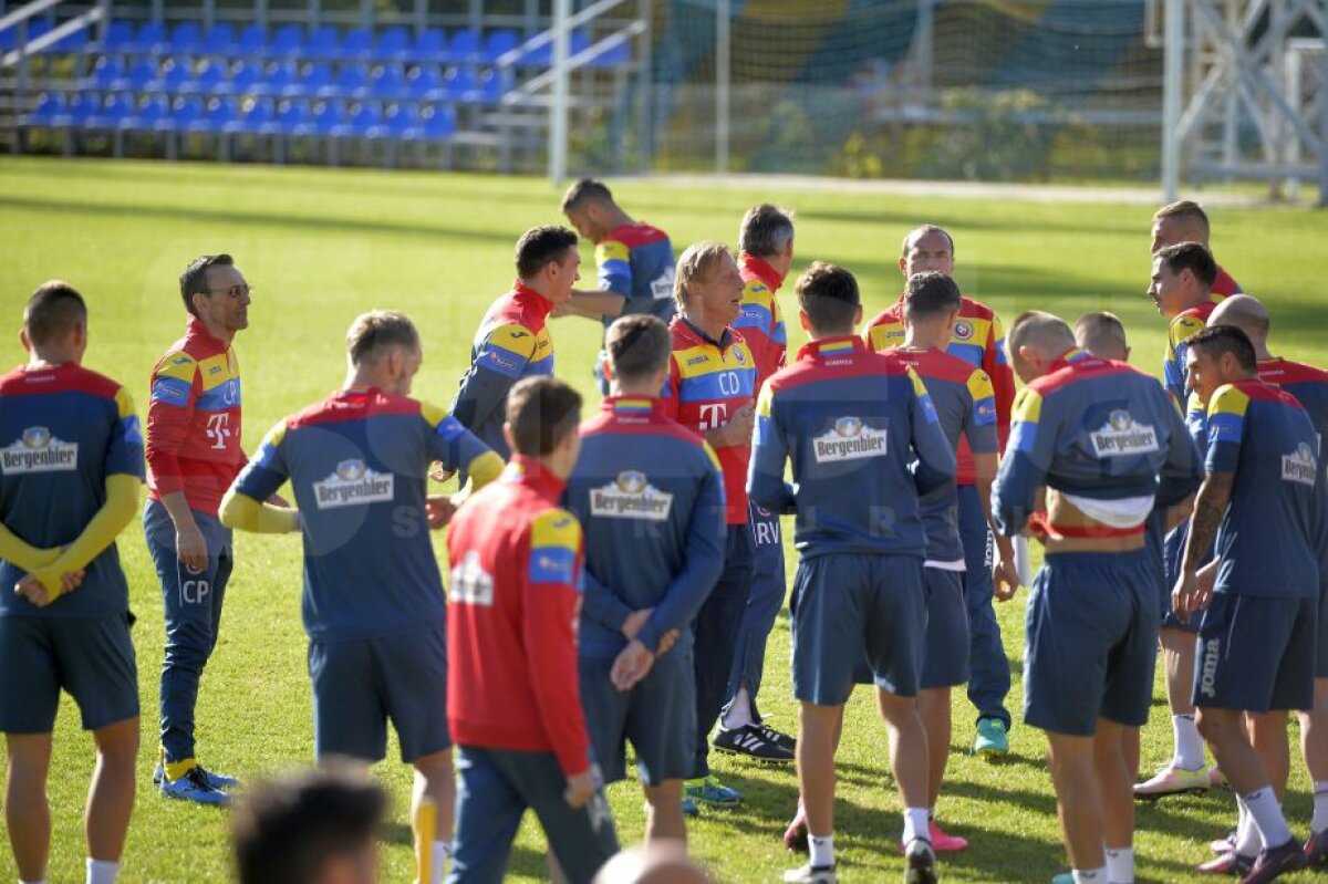 GALERIE FOTO Moment inedit la națională » Cum a decis Daum să înceapă antrenamentul de azi