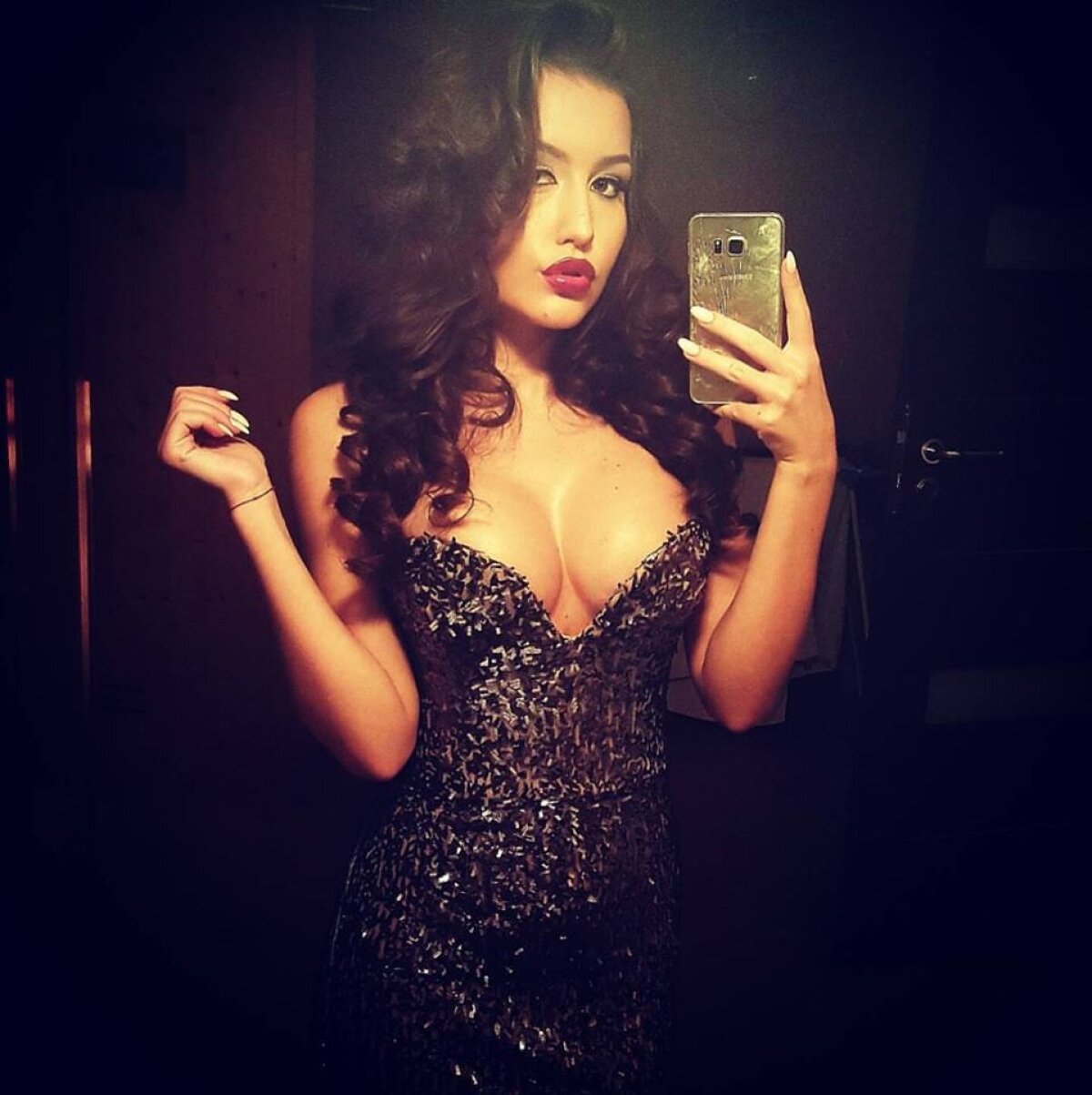 GALERIE FOTO Marius Niculae și-a găsit iubită cu 15 ani mai tânără decât el » Imagini incendiare cu noua cucerire a lui "Săgeată"