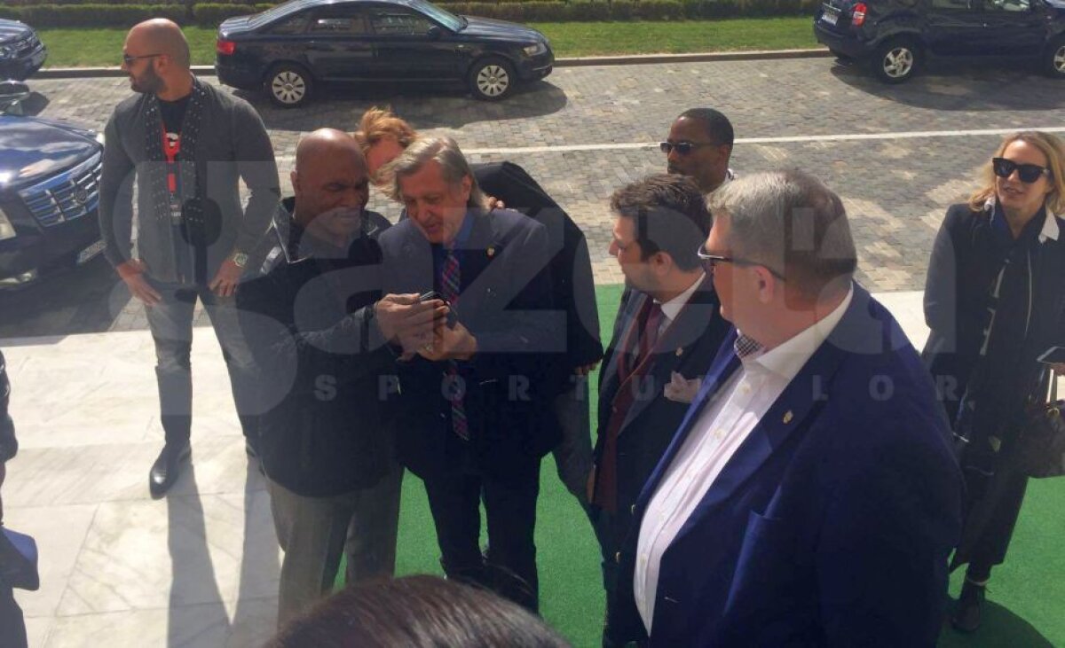 GALERIE FOTO Imaginile zilei! Mike Tyson în Senatul României! Un fost patron din Liga 1 i-a fost ghid