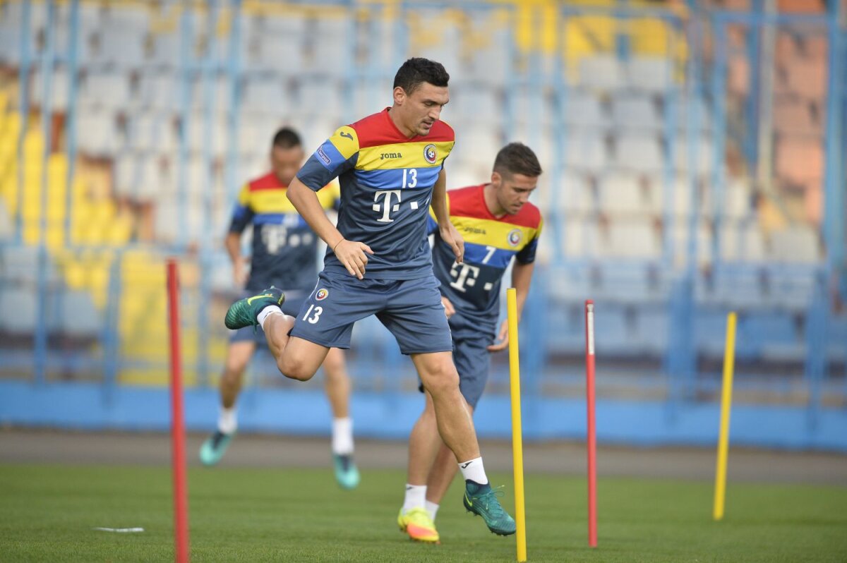 FOTO O lume dispărută din România » Cum i-a întâmpinat Armenia pe tricolori: stadion vechi, pe jumătate şantier