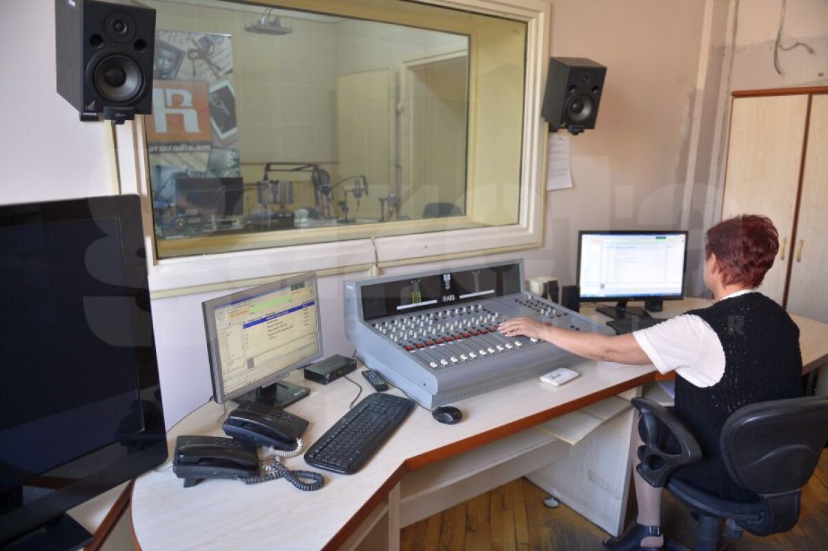 EXCLUSIV GALERIE FOTO Am fost la Radio Erevan, locul în care au luat naștere celebrele bancuri din vremea comunismului! 