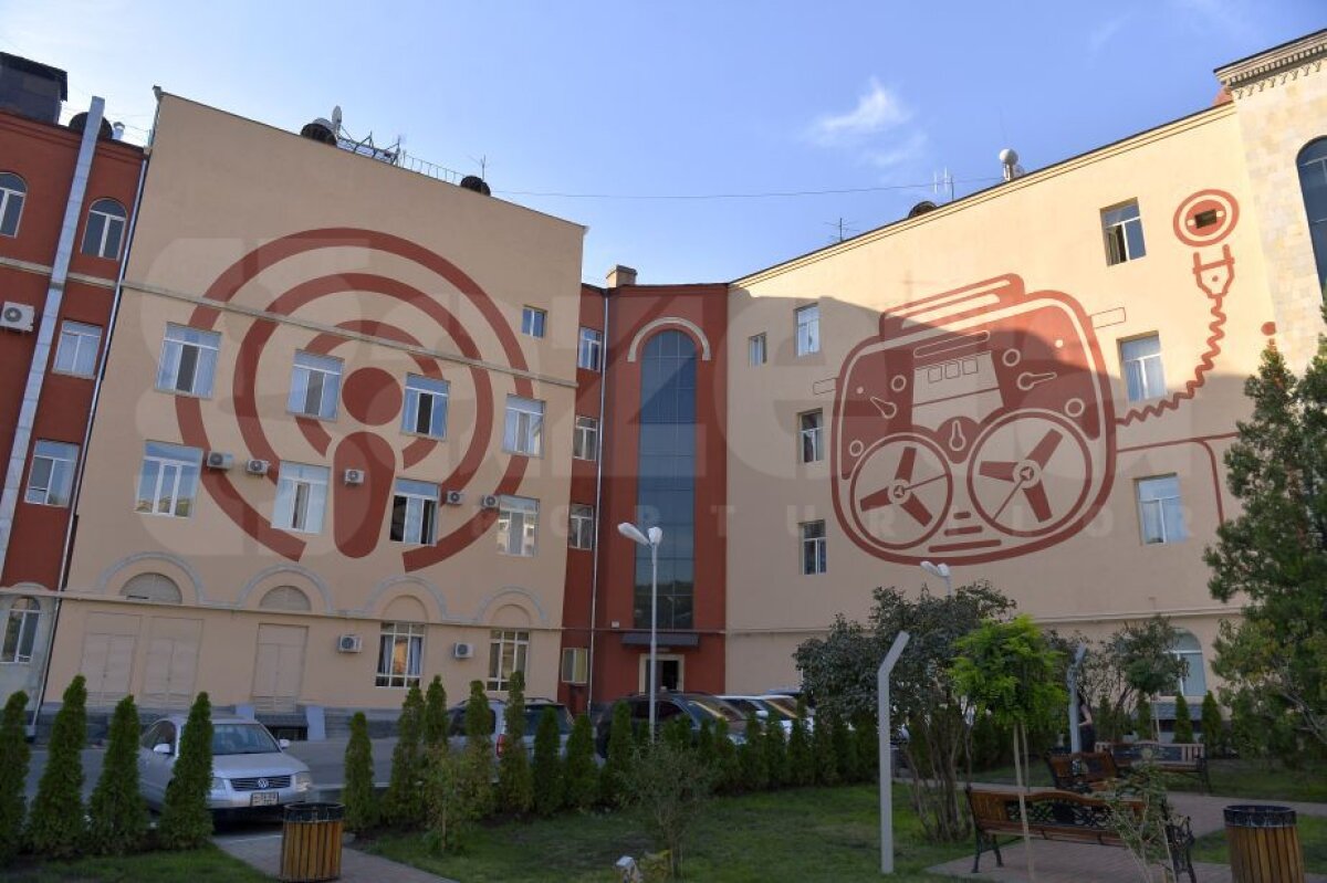 EXCLUSIV GALERIE FOTO Am fost la Radio Erevan, locul în care au luat naștere celebrele bancuri din vremea comunismului! 