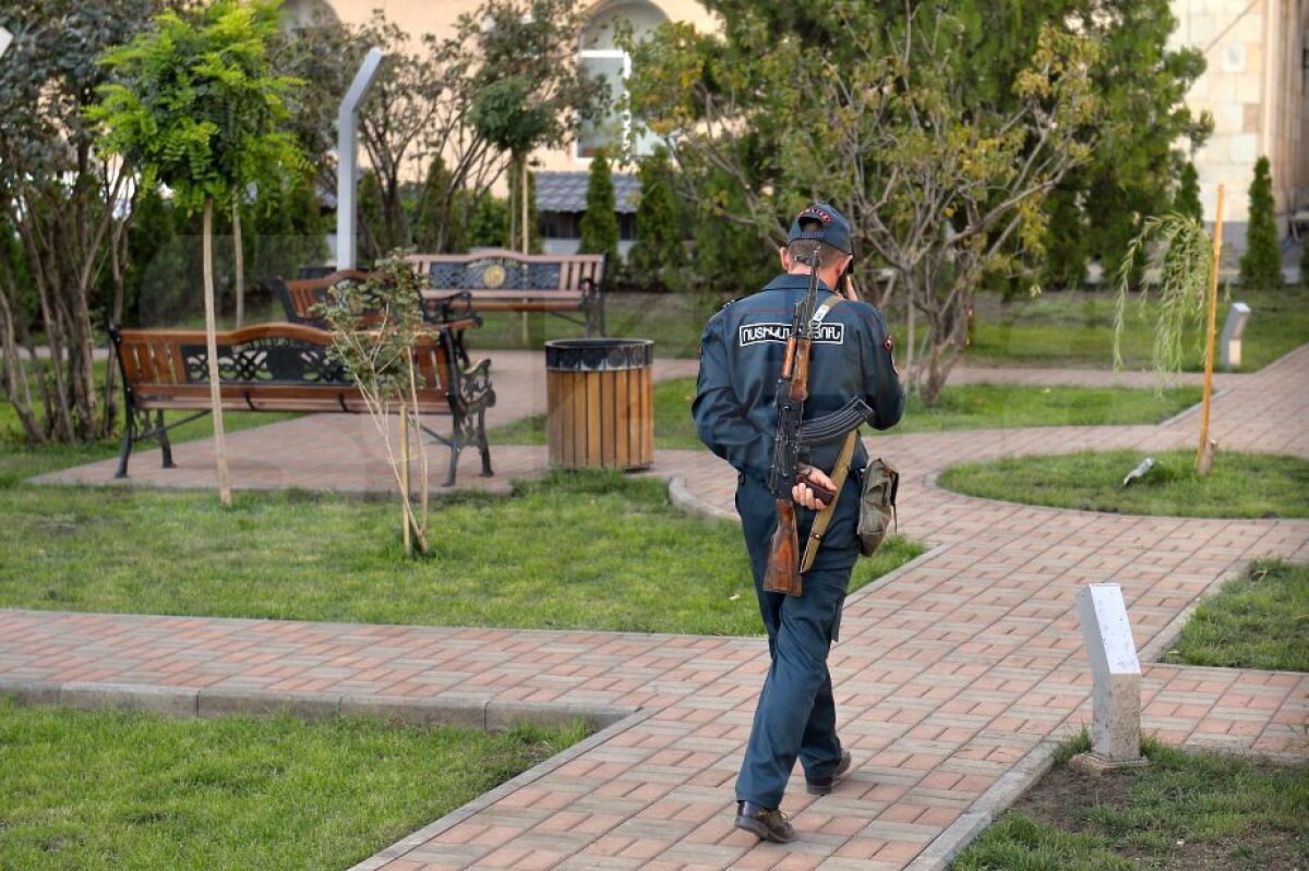 EXCLUSIV GALERIE FOTO Am fost la Radio Erevan, locul în care au luat naștere celebrele bancuri din vremea comunismului! 