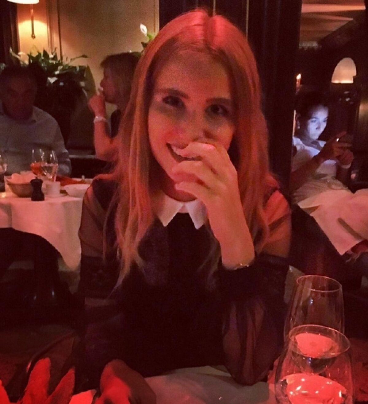 FOTO Se distrează la mare! Cea mai sexy susținătoare a Belgiei a uitat de meciuri