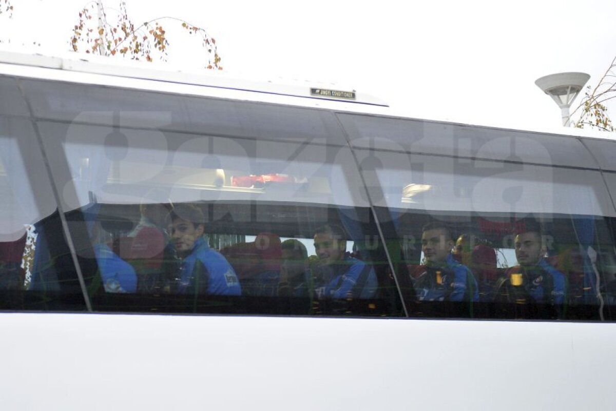 GALERIE FOTO România a aterizat în această dimineață la Astana! Jucătorii au zburat imediat după meciul cu Armenia