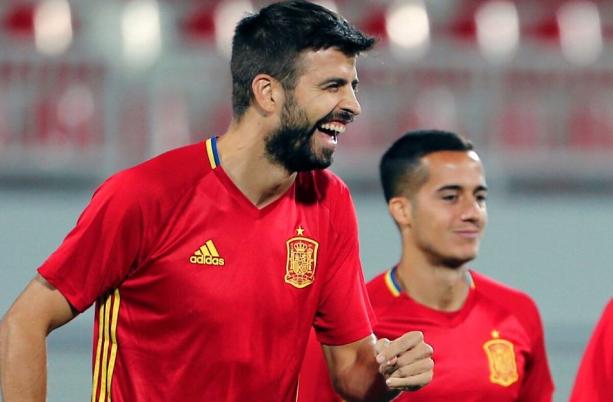 FOTO Pique, în centrul unui scandal la meciul Spaniei » Și-a tăiat tricoul, iar fanii l-au acuzat că a tăiat stema țării