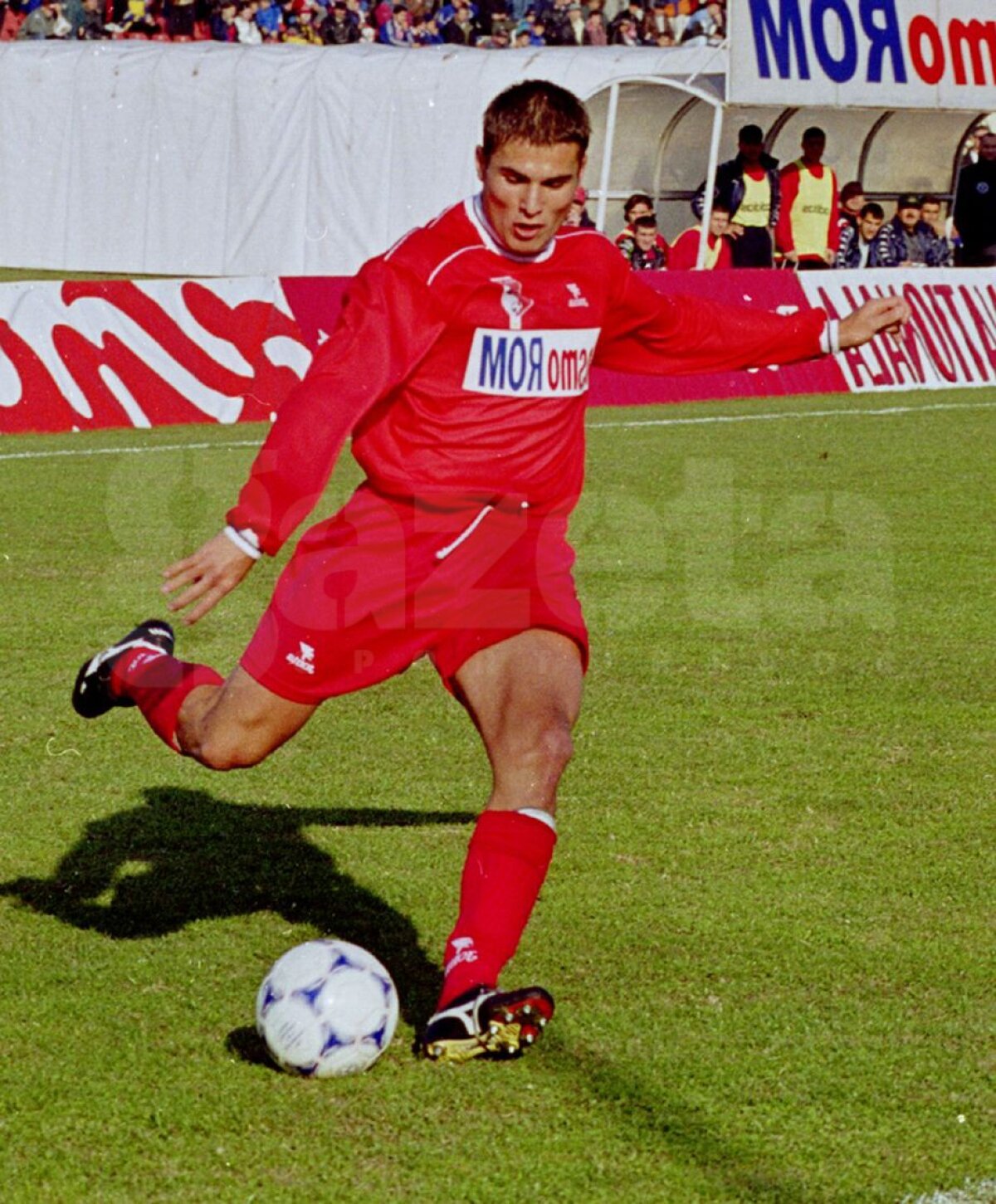 GALERIE FOTO "Briliantul" revine după 16 ani în Ștefan cel Mare » 10 imagini RARE cu Mutu la Dinamo!