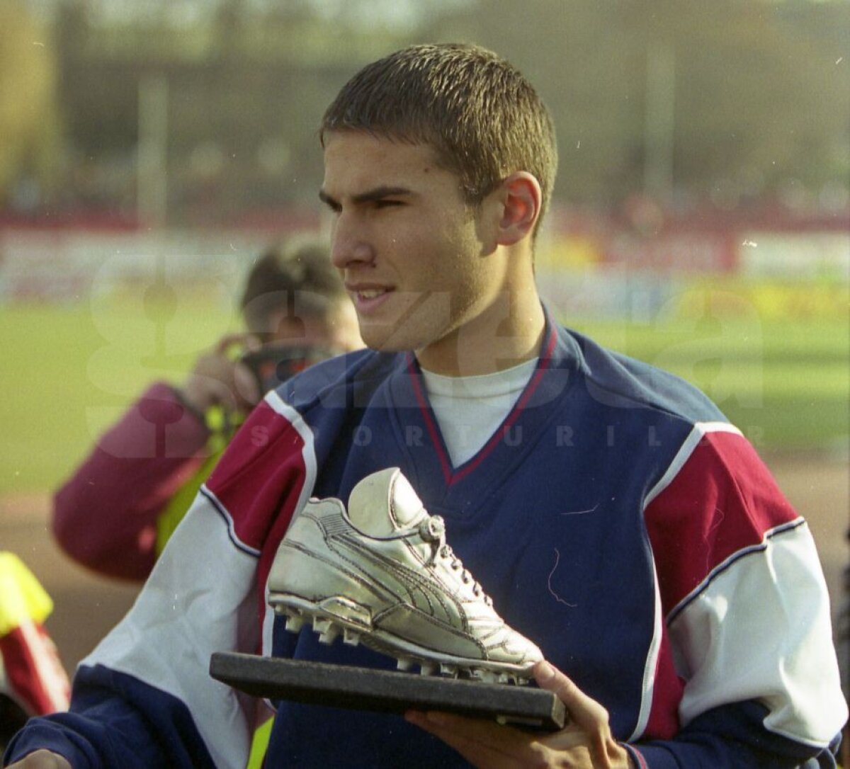 GALERIE FOTO "Briliantul" revine după 16 ani în Ștefan cel Mare » 10 imagini RARE cu Mutu la Dinamo!