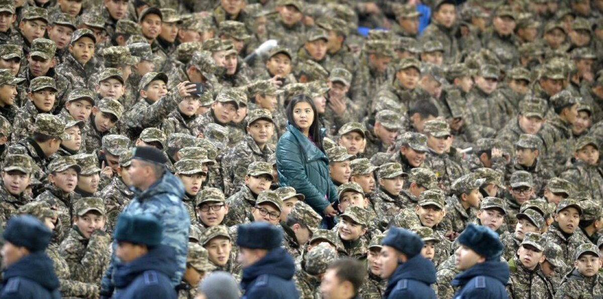 GALERIE FOTO Ca pe Ghencea odinioară! Imagini colosale de pe stadionul din Astana!