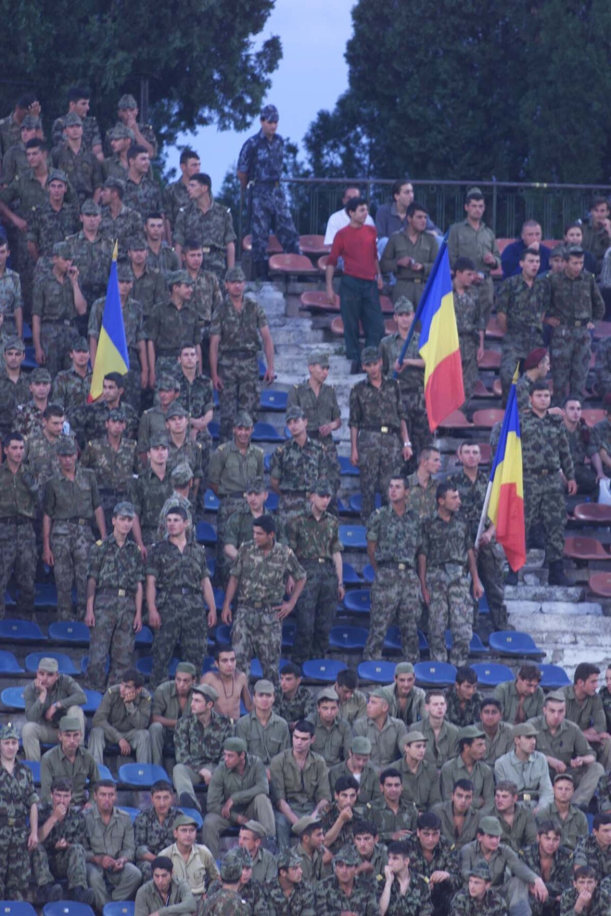 GALERIE FOTO Ca pe Ghencea odinioară! Imagini colosale de pe stadionul din Astana!