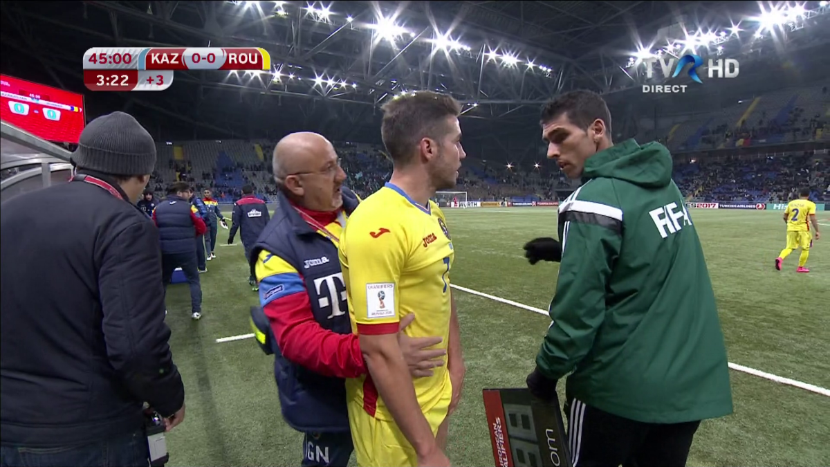 GALERIE FOTO / UPDATE "Tricolorii" cad ca spicele! Doi accidentați în prima repriză. Cui i-a dat Daum banderola