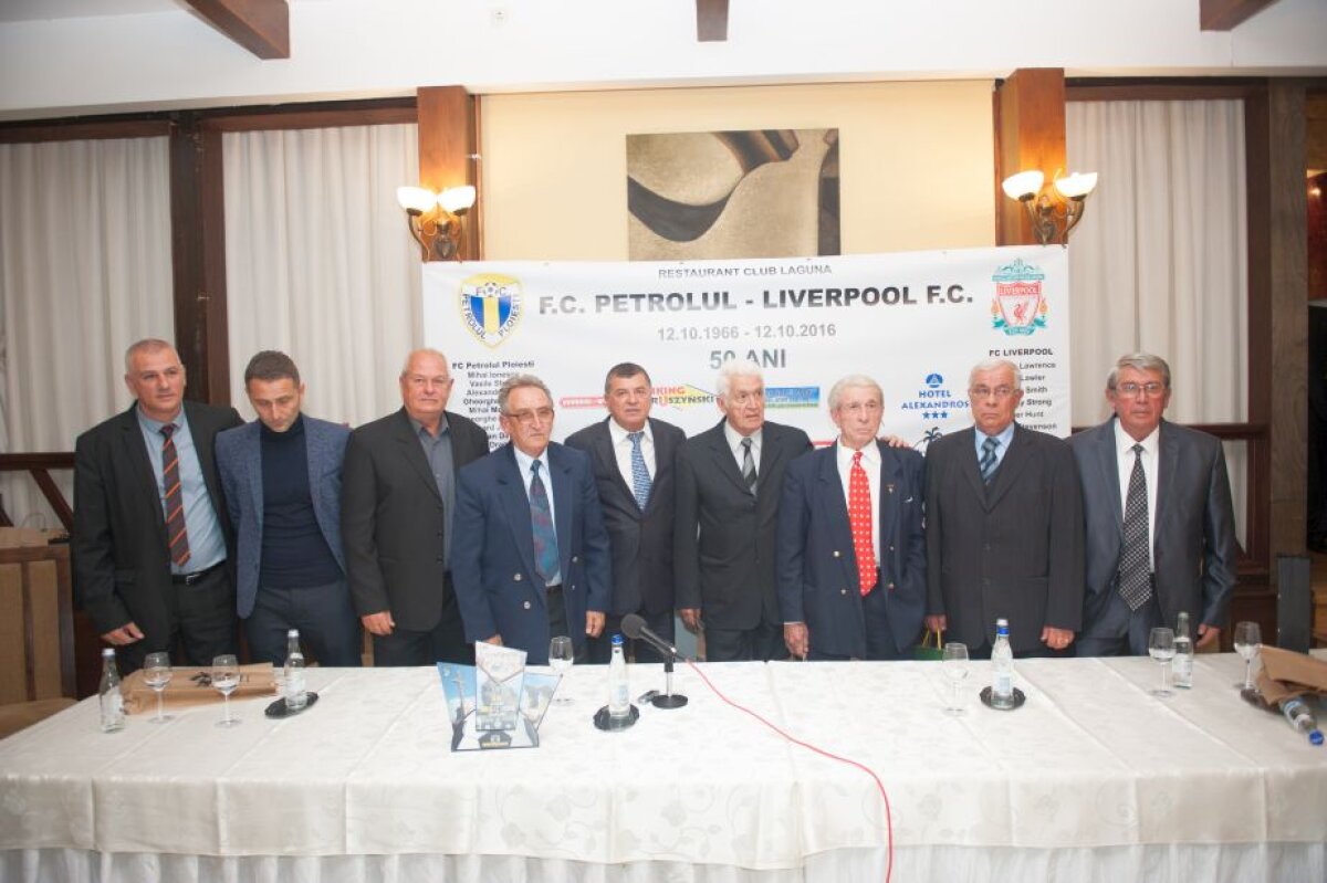VIDEO+FOTO Petrecere de zile mari la aniversarea a 50 de ani de la victoria Petrolului cu Liverpool