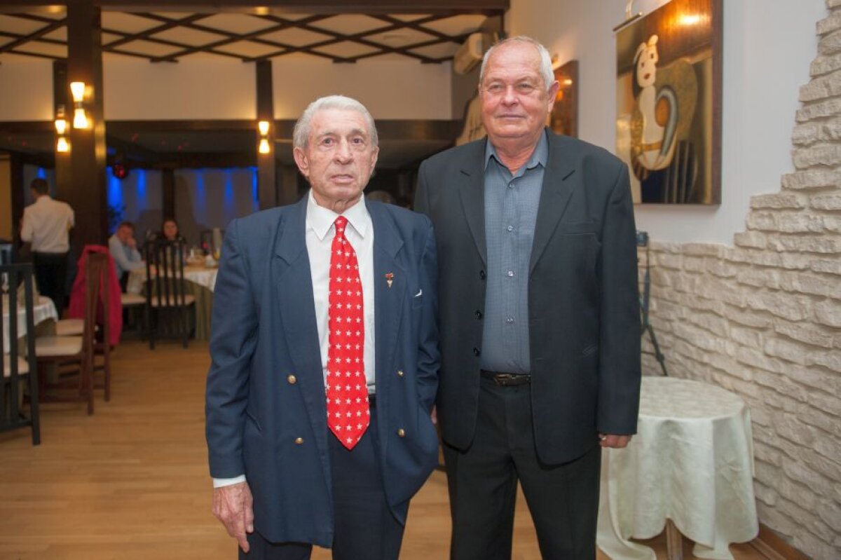 VIDEO+FOTO Petrecere de zile mari la aniversarea a 50 de ani de la victoria Petrolului cu Liverpool