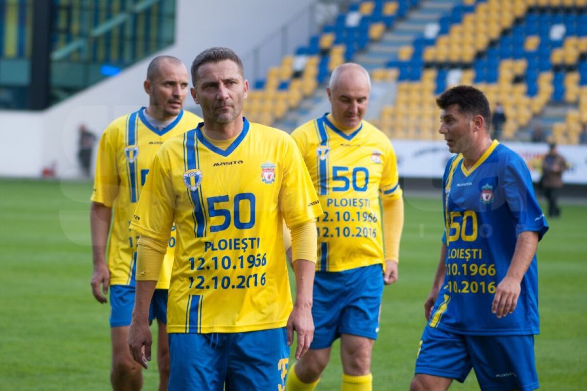 VIDEO + FOTO Atmosferă fantastică pe "Ilie Oană" la sărbătoarea Petrolului! Fanii au celebrat 50 de ani de la victoria cu Liverpool