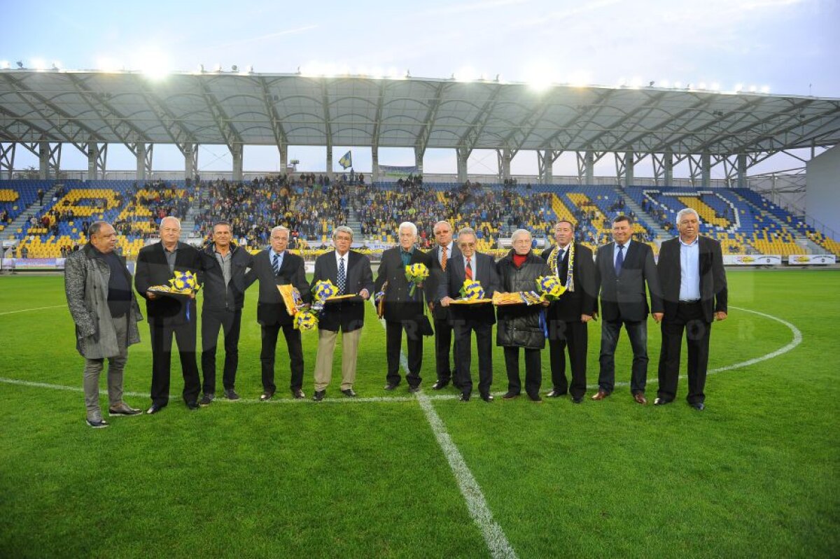 VIDEO + FOTO Atmosferă fantastică pe "Ilie Oană" la sărbătoarea Petrolului! Fanii au celebrat 50 de ani de la victoria cu Liverpool