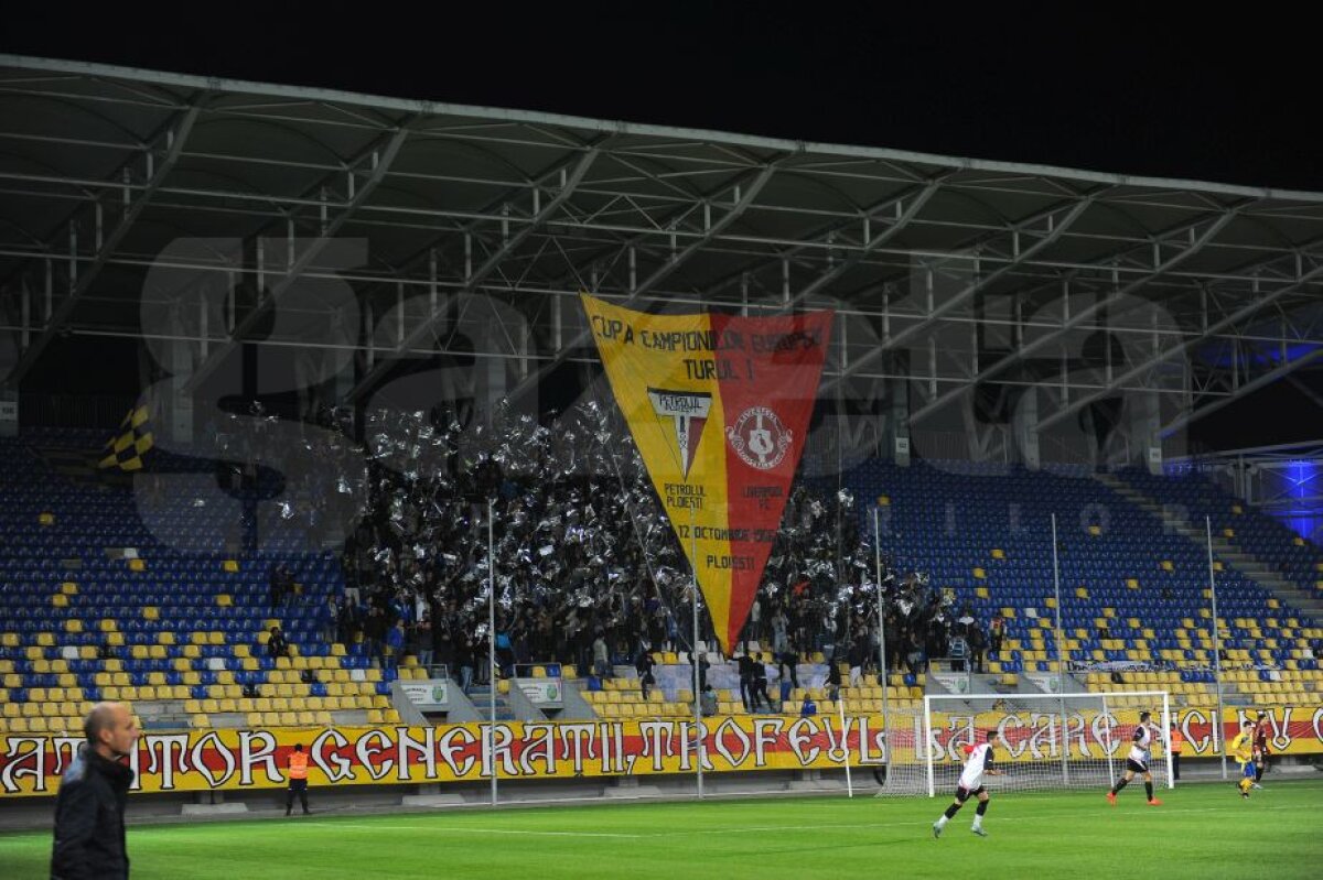VIDEO + FOTO Atmosferă fantastică pe "Ilie Oană" la sărbătoarea Petrolului! Fanii au celebrat 50 de ani de la victoria cu Liverpool