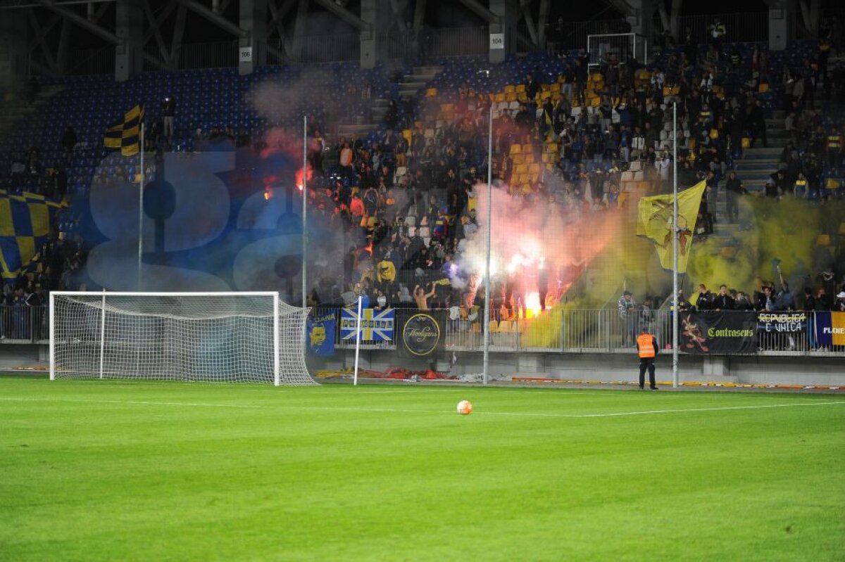 VIDEO + FOTO Atmosferă fantastică pe "Ilie Oană" la sărbătoarea Petrolului! Fanii au celebrat 50 de ani de la victoria cu Liverpool