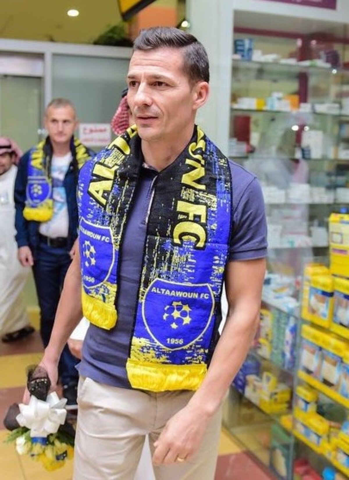 GALERIE FOTO Costel Gâlcă a ajuns în Arabia Saudită! Românul a fost așteptat cu flori de oficialii echipei