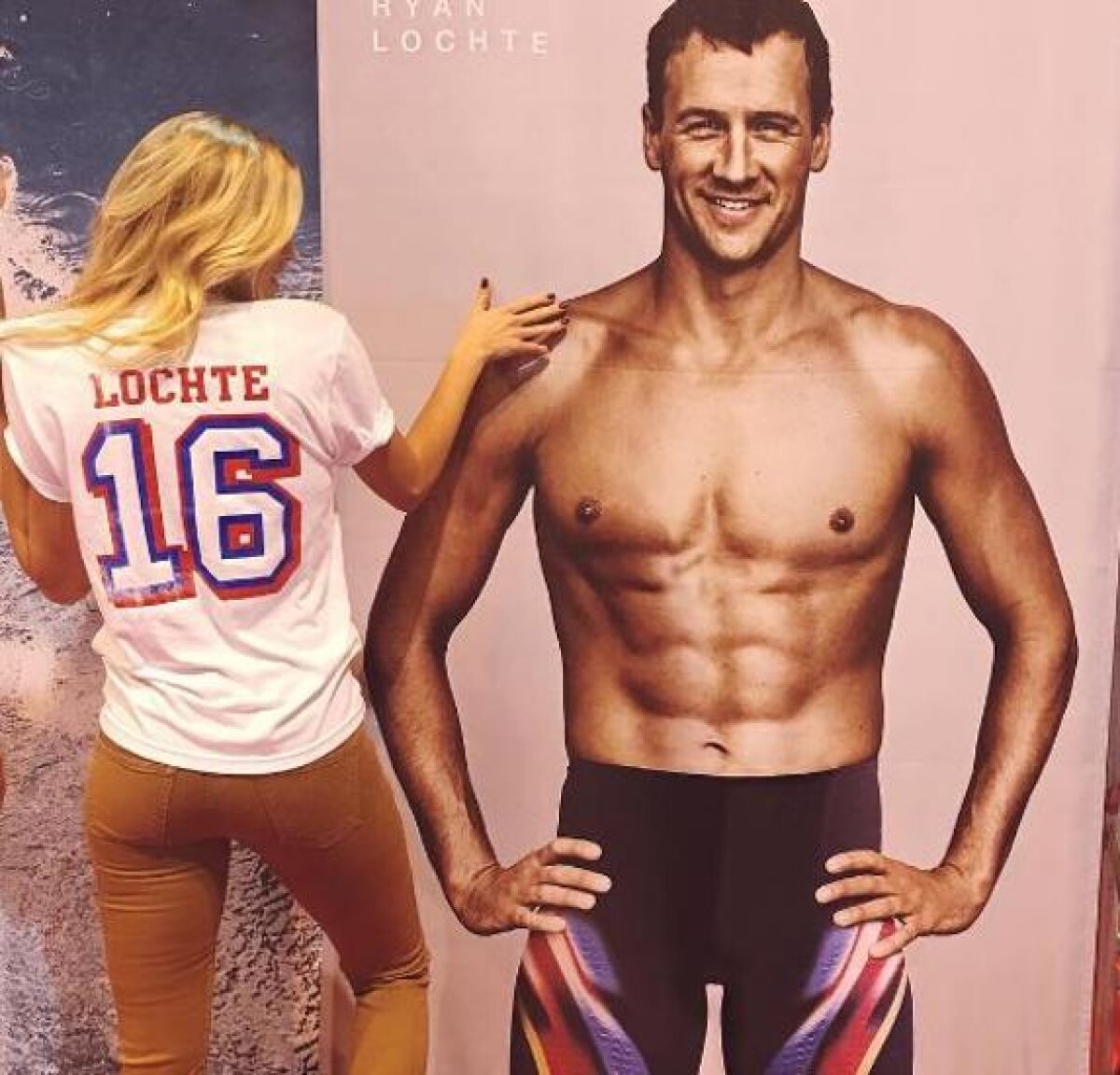 FOTO L-a agățat pe Tinder! Ryan Lochte s-a lăsat cucerit de o tânără superbă și a cerut-o în căsătorie