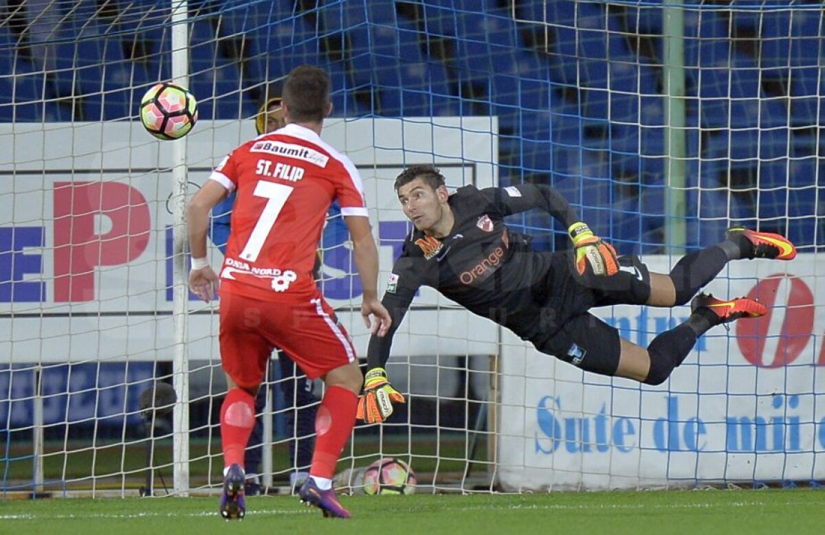 FOTO + VIDEO CS U Craiova o bate pe Dinamo, 2-1, și se apropie la 3 puncte de liderul Steaua » "Câinii" au ajuns la al treilea eșec consecutiv și se scufundă în clasament