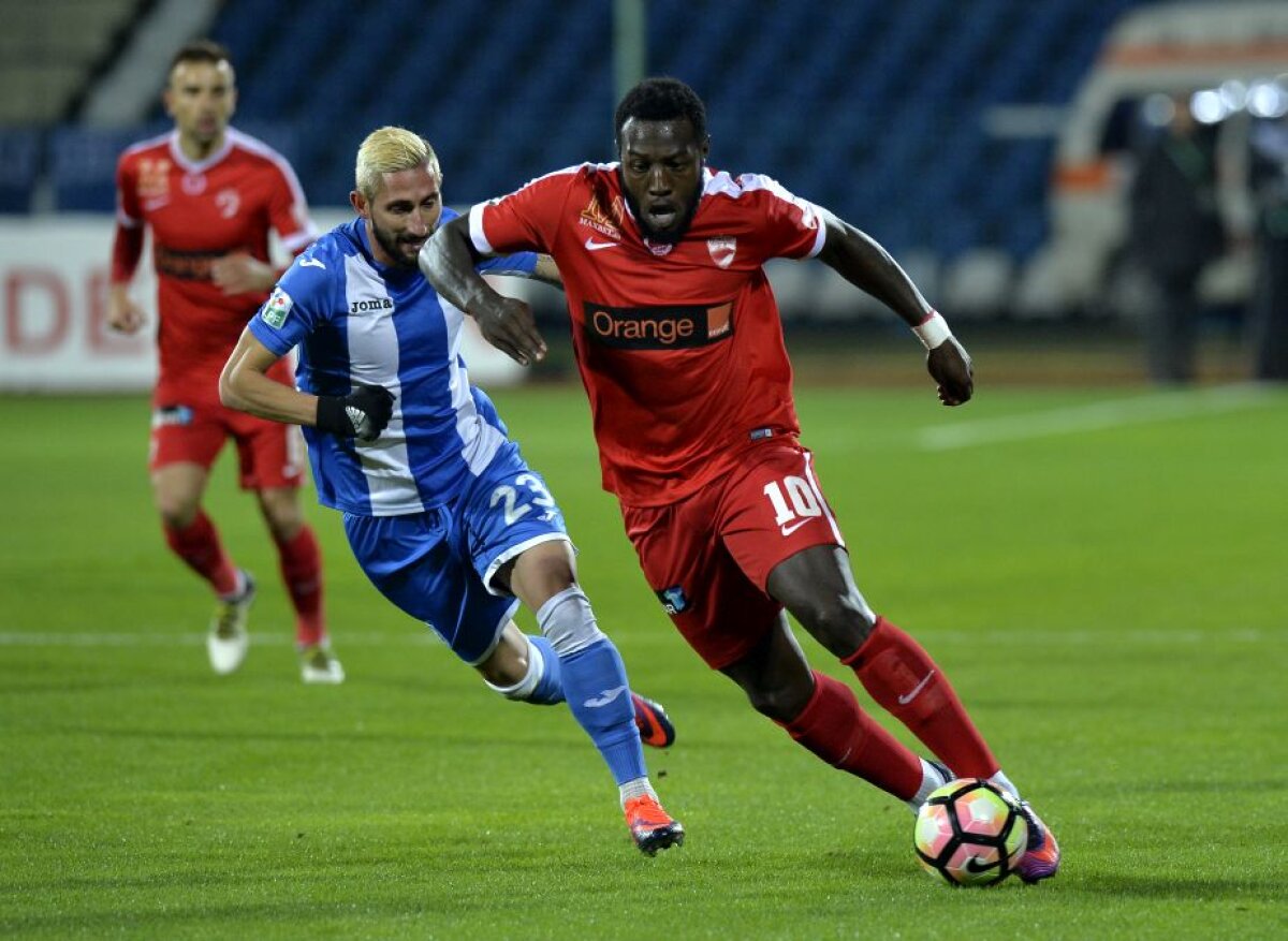 FOTO + VIDEO CS U Craiova o bate pe Dinamo, 2-1, și se apropie la 3 puncte de liderul Steaua » "Câinii" au ajuns la al treilea eșec consecutiv și se scufundă în clasament