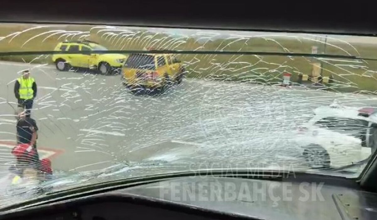 GALERIE FOTO Avionul unei mari echipe din Europa a aterizat de urgenţă la Budapesta!