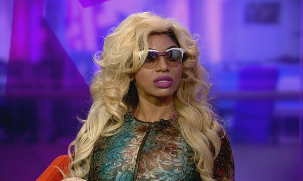 FOTO Fac ravagii în cameră » Vecinii l-au reclamat: ”Gemetele lor nu ne lasă să dormim”. Despre ce fotbalist este vorba