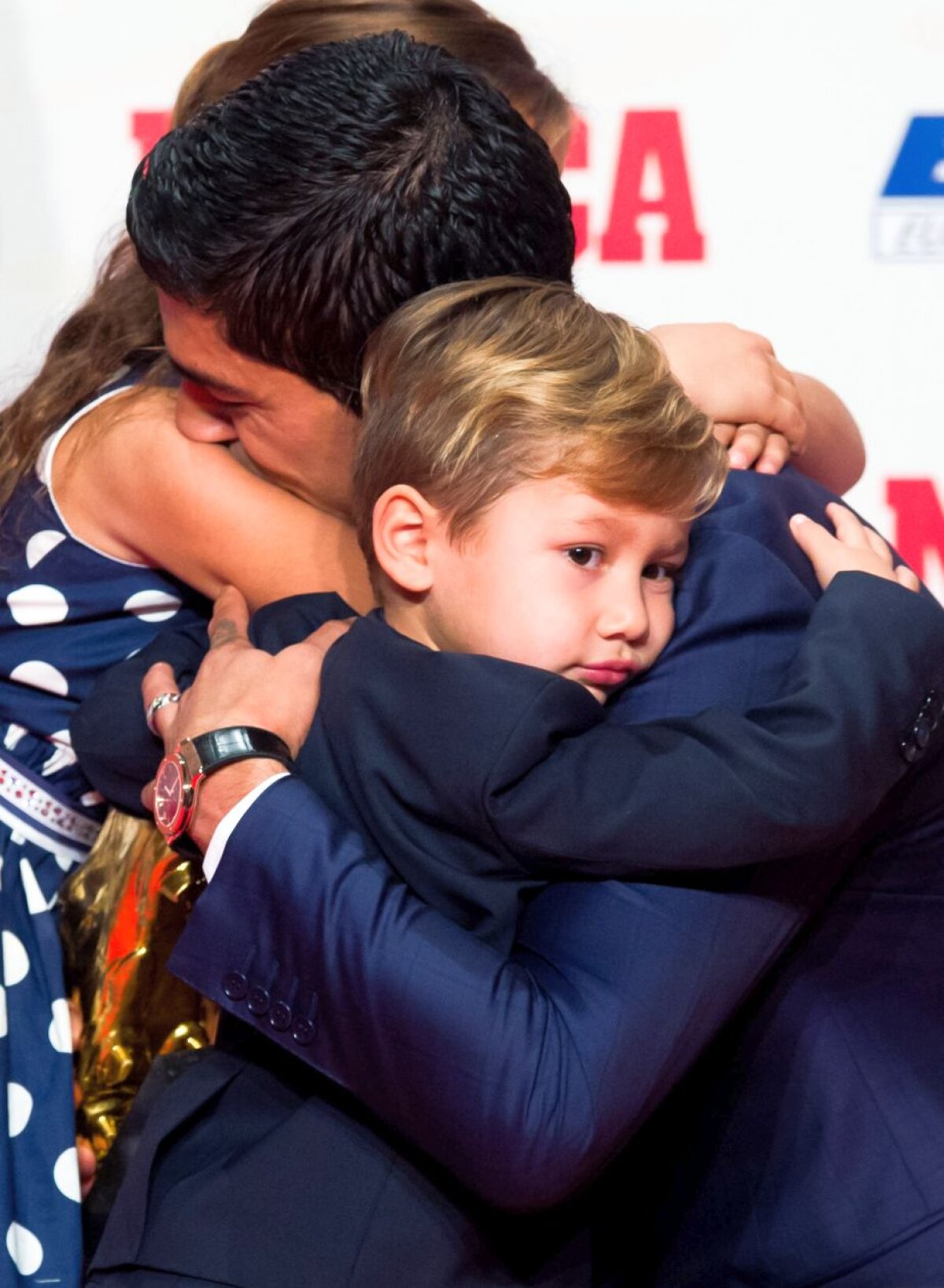 GALERIE FOTO Liverpool sau Barcelona? Luis Suarez a ridicat Gheata de Aur și a ales: "Acolo mă retrag!"