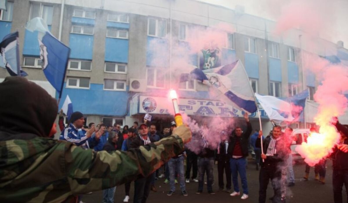 FOTO Suporteri model » Farul domină fără nicio problemă campionatul în L4, iar fanii nu doar că susțin financiar echipa, dar se ocupă și de cosmetizarea stadionului