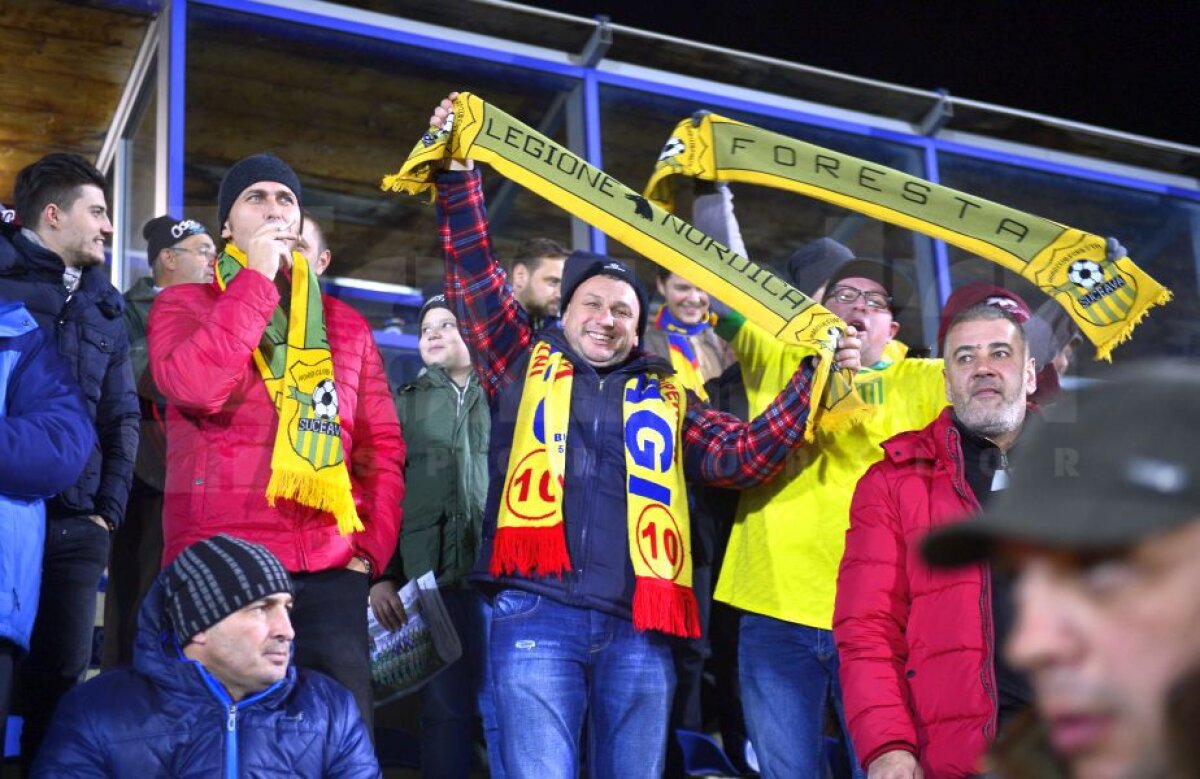 GALERIE FOTO și VIDEO Imagini incredibile de la Suceava » Ce se întâmpla în afara stadionului la startul partidei