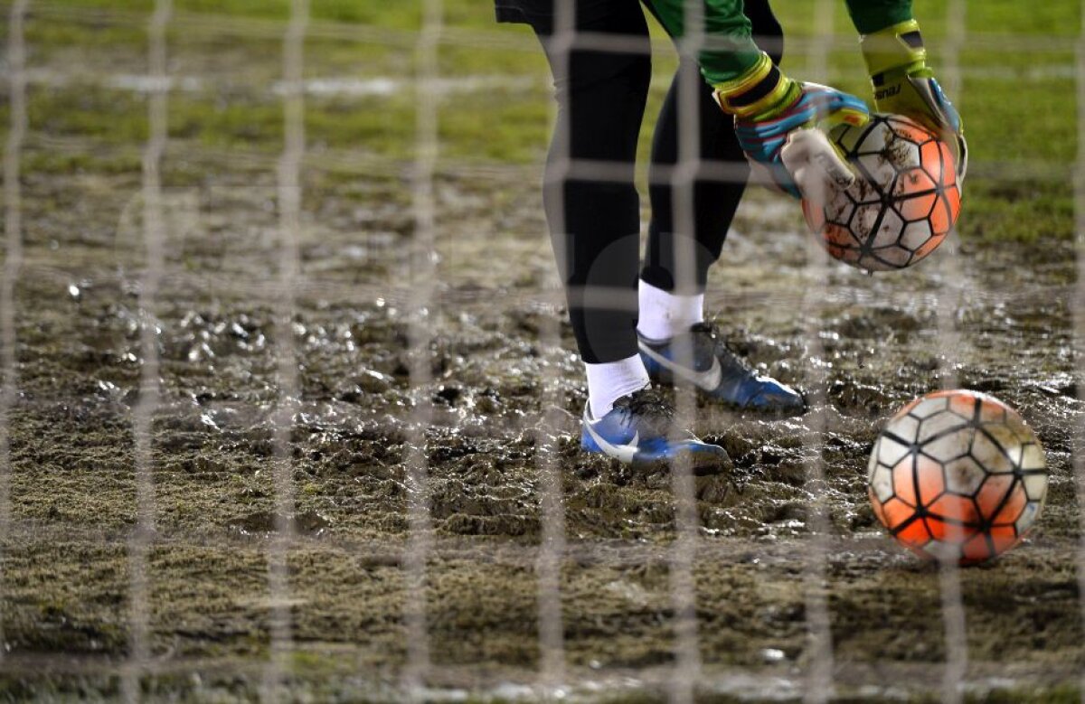 FOTO EXCLUSIV Ca la Techirghiol! Surpriză neplăcută pentru stelişti în Moldova