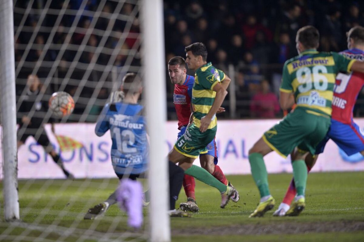 FOTO și VIDEO Steaua, ultima echipă calificată în optimile de finală ale Cupei României » Meci intens în Moldova