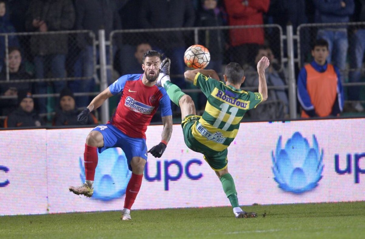 GALERIE FOTO Cu "bunicul" la atac! » 4 imagini memorabile din Foresta - Steaua