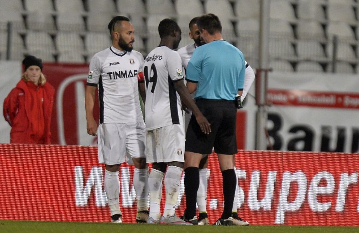 VIDEO și FOTO » Dinamo - Astra 2-2 » Dinamo a avut avantaj de două goluri și un om în plus și a luat două goluri extrem de contestate