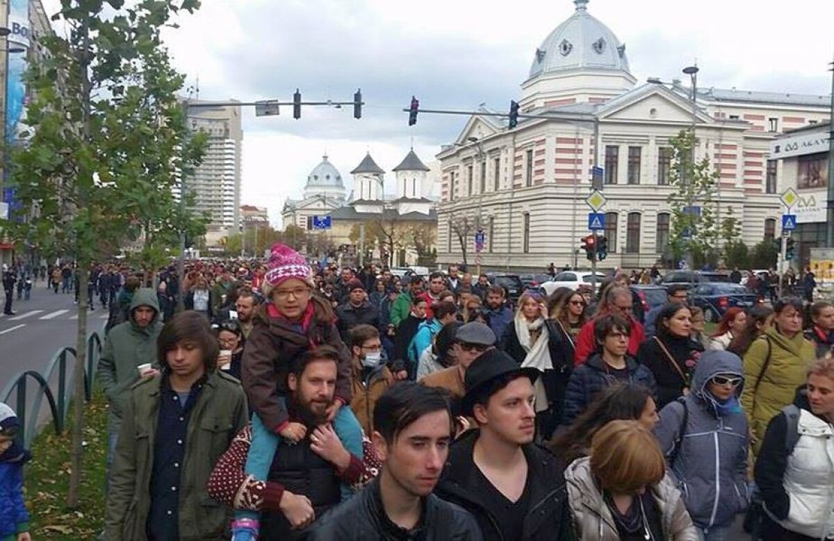 FOTO+VIDEO UPDATE Marș tăcut, la un an de la Colectiv 