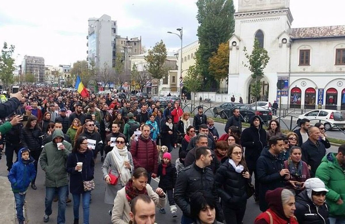 FOTO+VIDEO UPDATE Marș tăcut, la un an de la Colectiv 