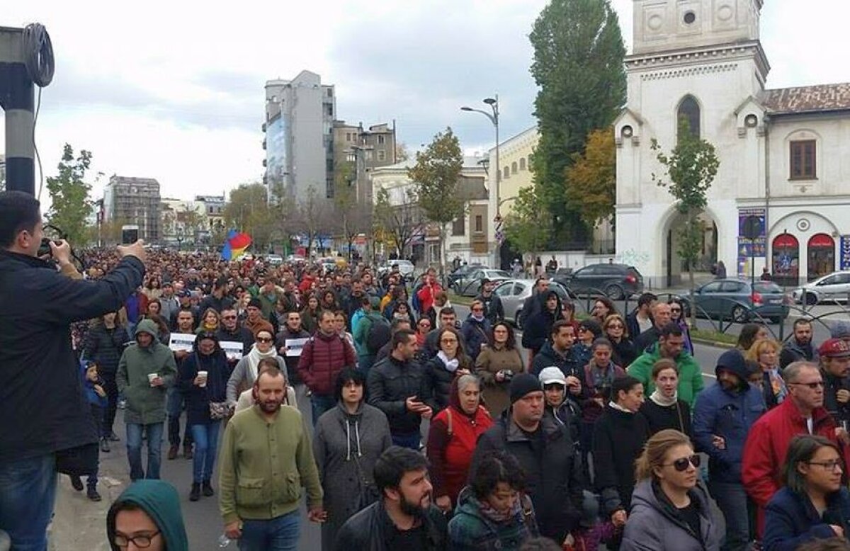 FOTO+VIDEO UPDATE Marș tăcut, la un an de la Colectiv 