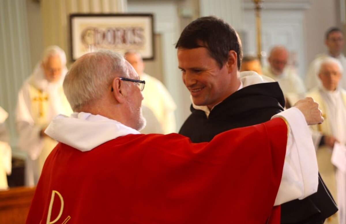 FOTO Uită de fotbal, bani, faimă și femei! » Un fost jucător al lui Manchester United alege calea preoției