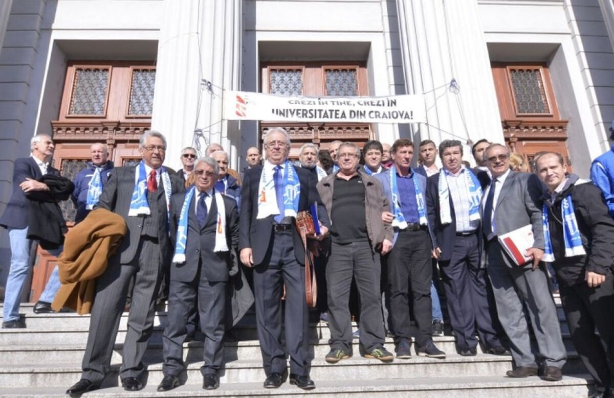  Șefii CS U, ironizați după evenimentul în care și-au anunțat noul parteneriat: "Pe fondatorii Sandu și Dragomir de ce nu i-ați chemat?" :)