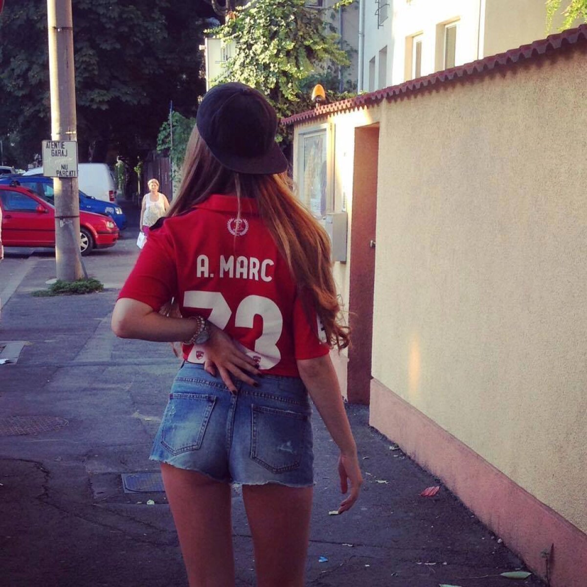 GALERIE FOTO INCENDIARĂ! Sora unui ex-dinamovist face senzație » Își înnebunește zilnic admiratorii pe rețelele de socializare