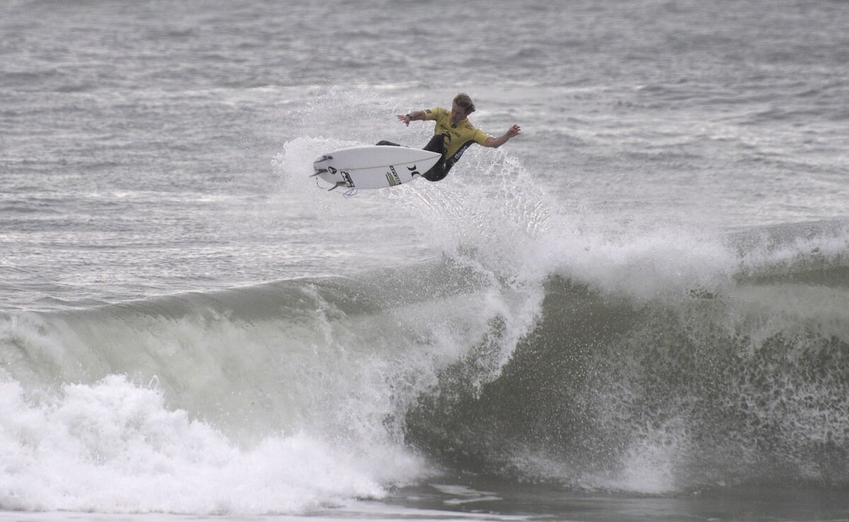 SUPER FOTO Vânătoare de valuri » GSP a participat la o competiție de top la surf: cum se desfășoară