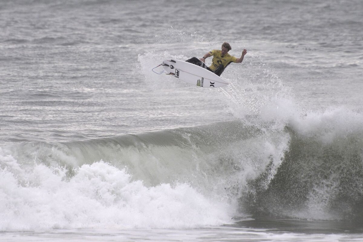 SUPER FOTO Vânătoare de valuri » GSP a participat la o competiție de top la surf: cum se desfășoară