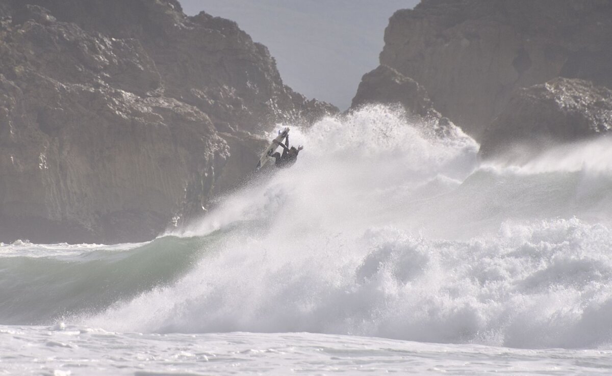 SUPER FOTO Vânătoare de valuri » GSP a participat la o competiție de top la surf: cum se desfășoară