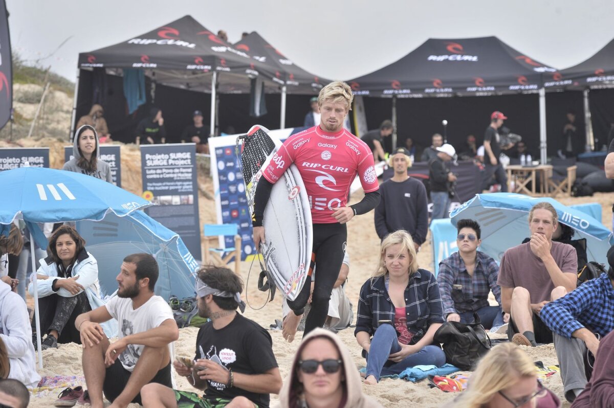 SUPER FOTO Vânătoare de valuri » GSP a participat la o competiție de top la surf: cum se desfășoară