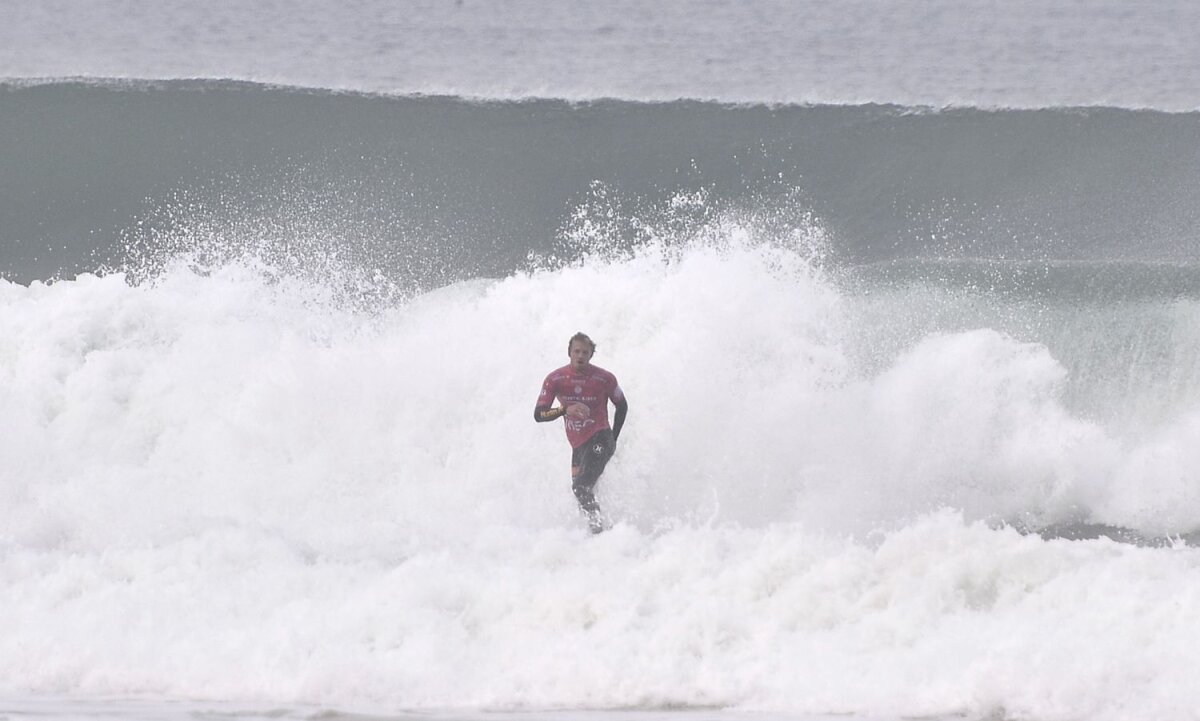 SUPER FOTO Vânătoare de valuri » GSP a participat la o competiție de top la surf: cum se desfășoară