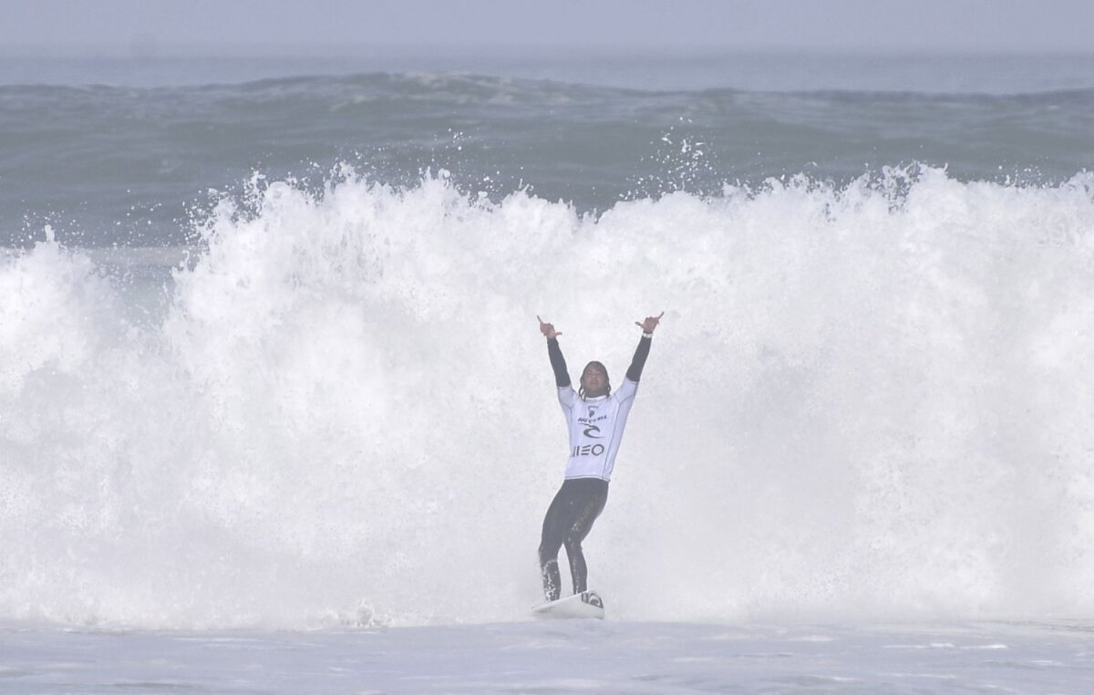 SUPER FOTO Vânătoare de valuri » GSP a participat la o competiție de top la surf: cum se desfășoară