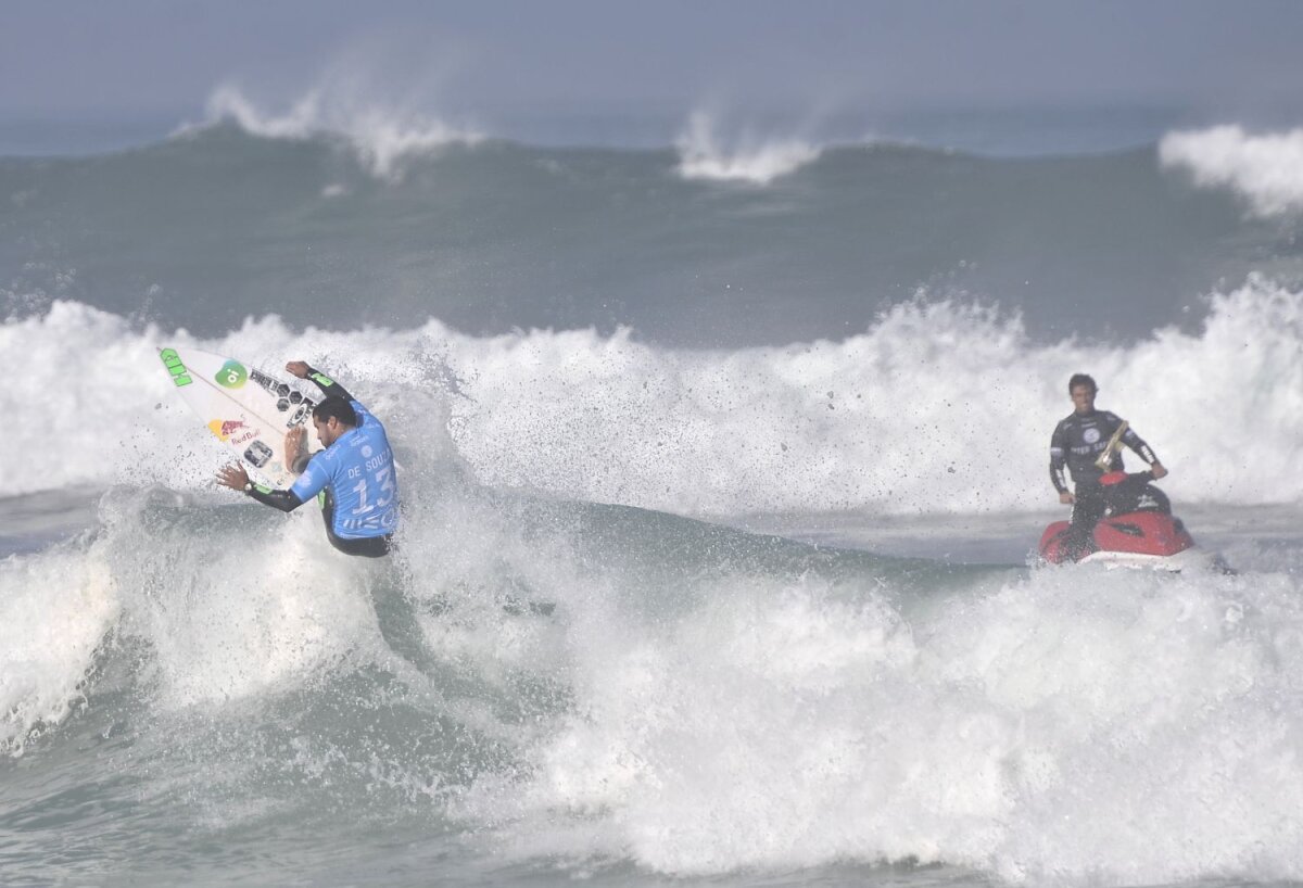 SUPER FOTO Vânătoare de valuri » GSP a participat la o competiție de top la surf: cum se desfășoară